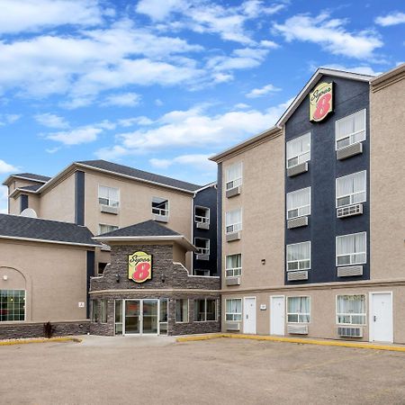 Hotel Super 8 By Wyndham Grande Prairie Exterior foto